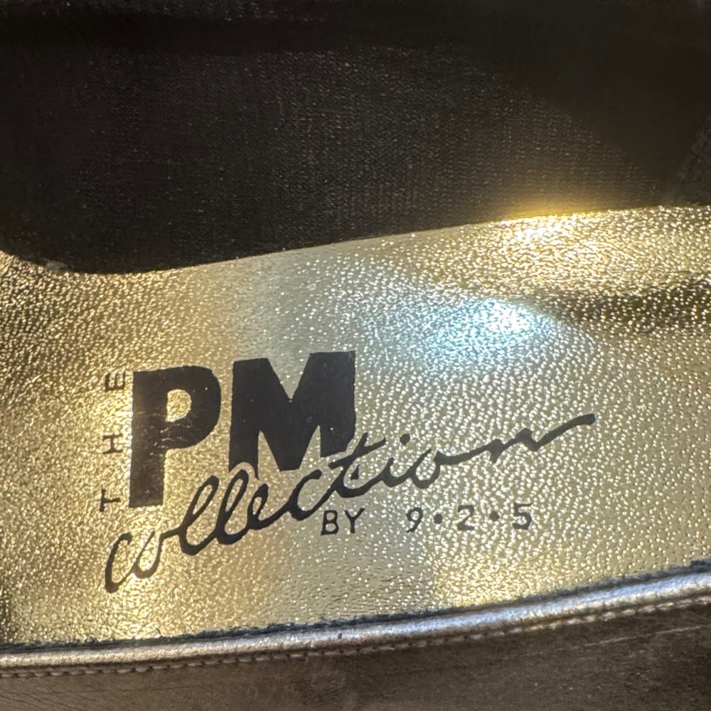 JM Collection Metallic Gold Heels - Picture 5 of 6